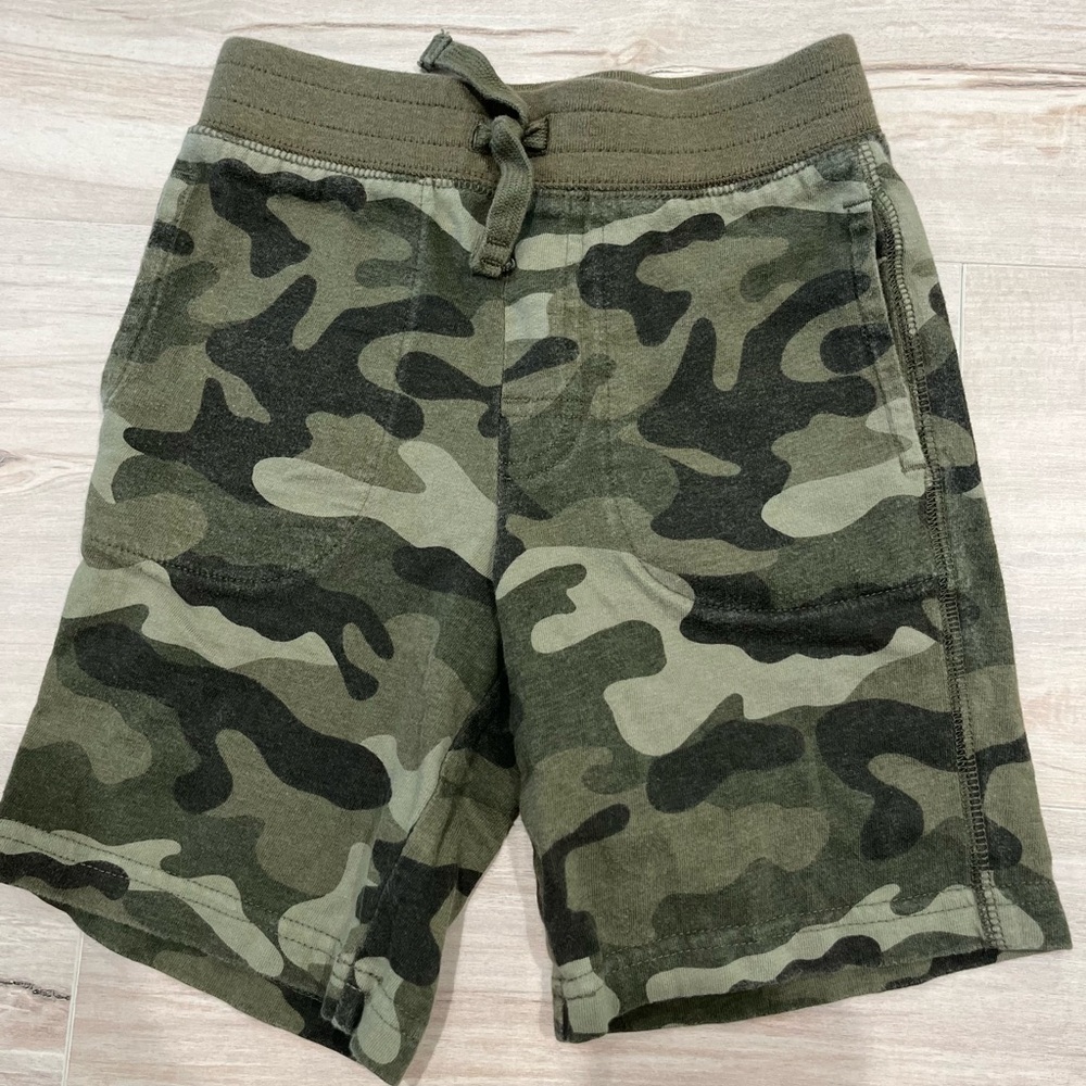 GAP Olive Camo Boys Shorts Size 5T